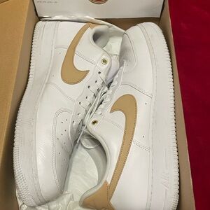 Nike White and Tan Men's Sneakers